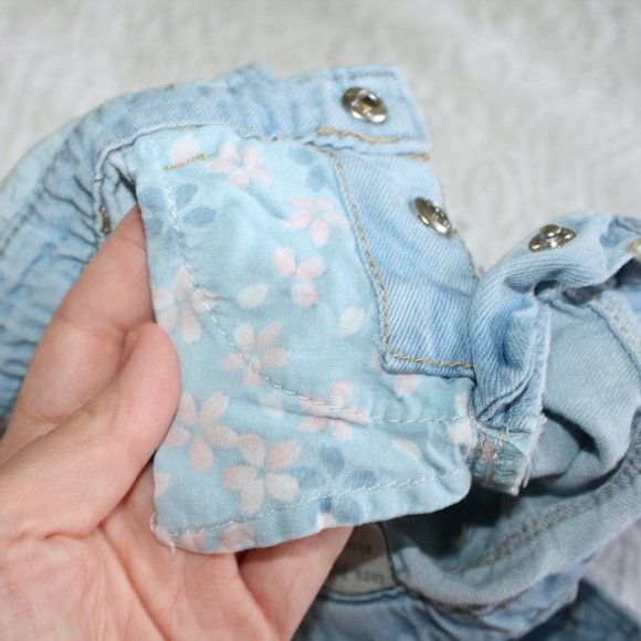 2/$20 Zara baby girl jean overall shorts 9 months - Picture 13 of 16